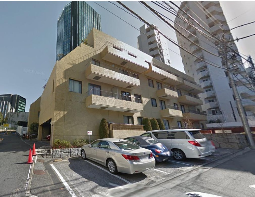 High-End 2-Bedroom Condo Near Station in Nishiazabu 0