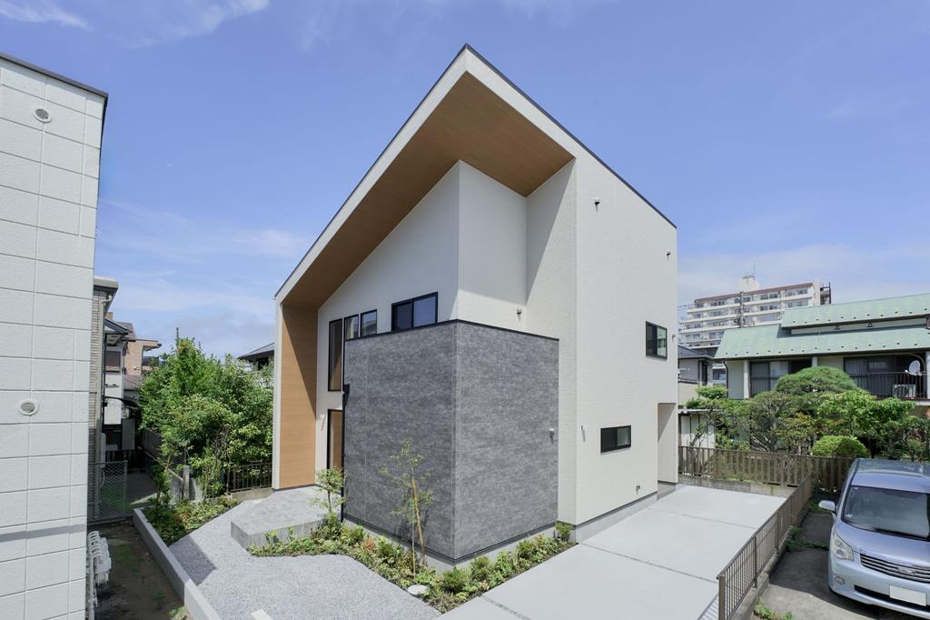 Brand New 4-Bedroom House Near Station in Yaezakicho 0
