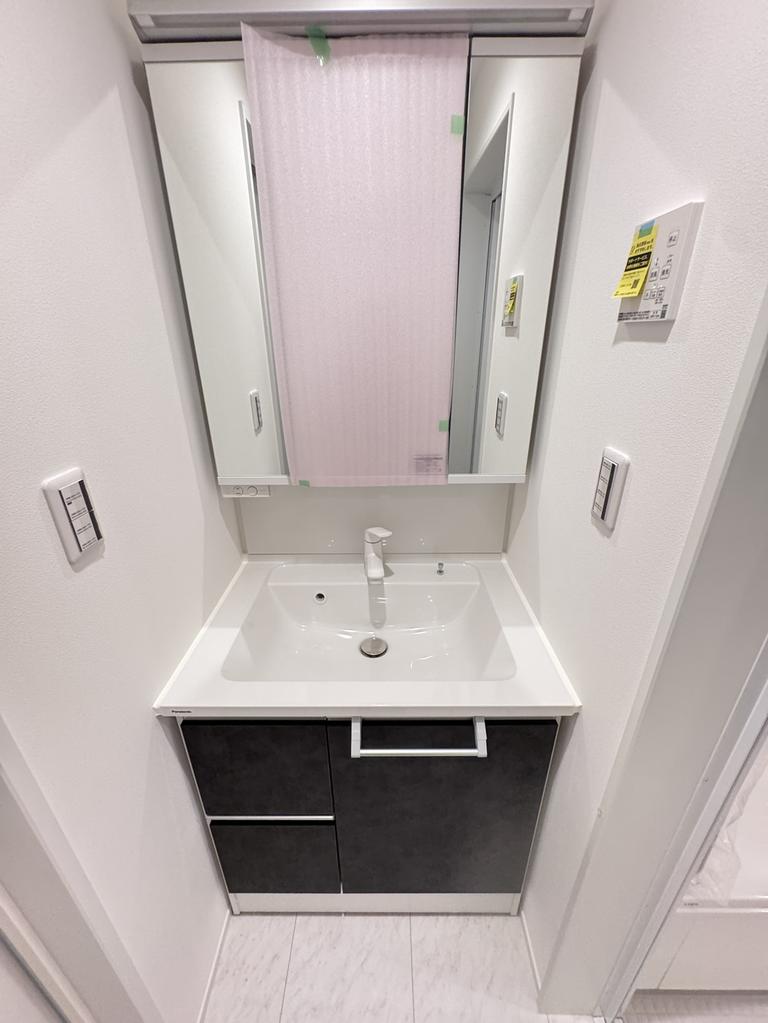 Brand New 4-Bedroom House 0