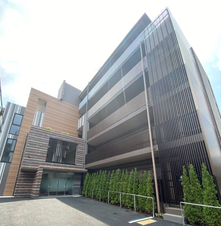 Modern 1-Bedroom Condo in Maginu 0