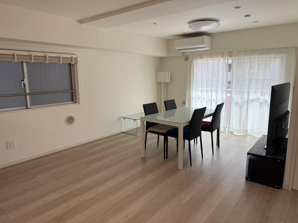 Well-Kept 2-Bedroom Condo Near Station in Ikebukuro (1-chome) 0
