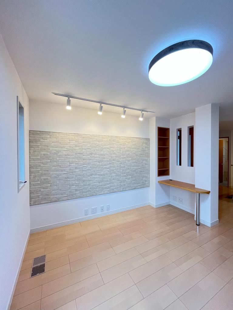 3-Bedroom House in Omagi 0