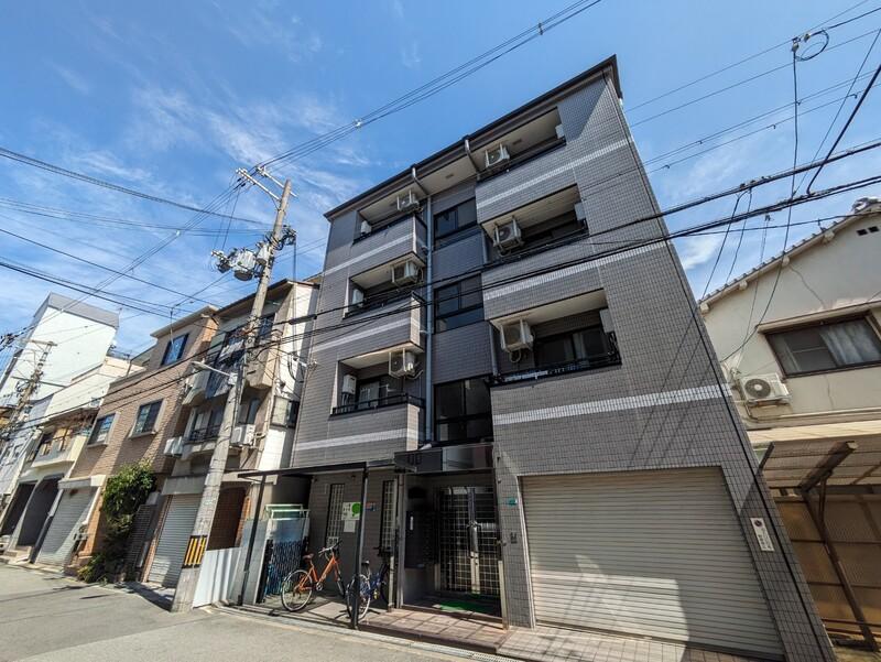 Charming Studio Condo in Tsukamoto 0