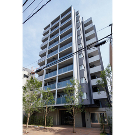 Modern 1-Bedroom Condo Near Station in Shirokane 0