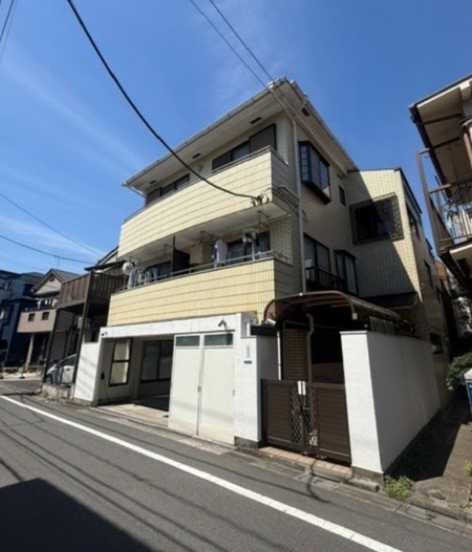 Well-Kept 1-Bedroom Condo Near Station in Kameari 0