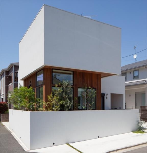 Modern 4-Bedroom House in Katahira 0