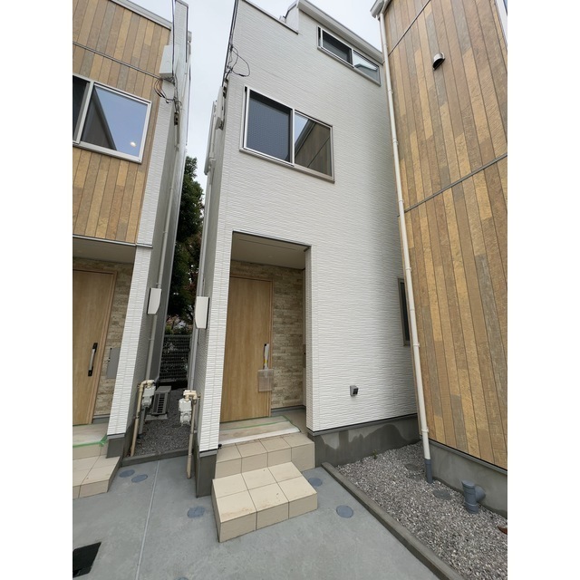 神奈川県川崎市多摩区菅北浦１丁目１１－２３ 貸家 0