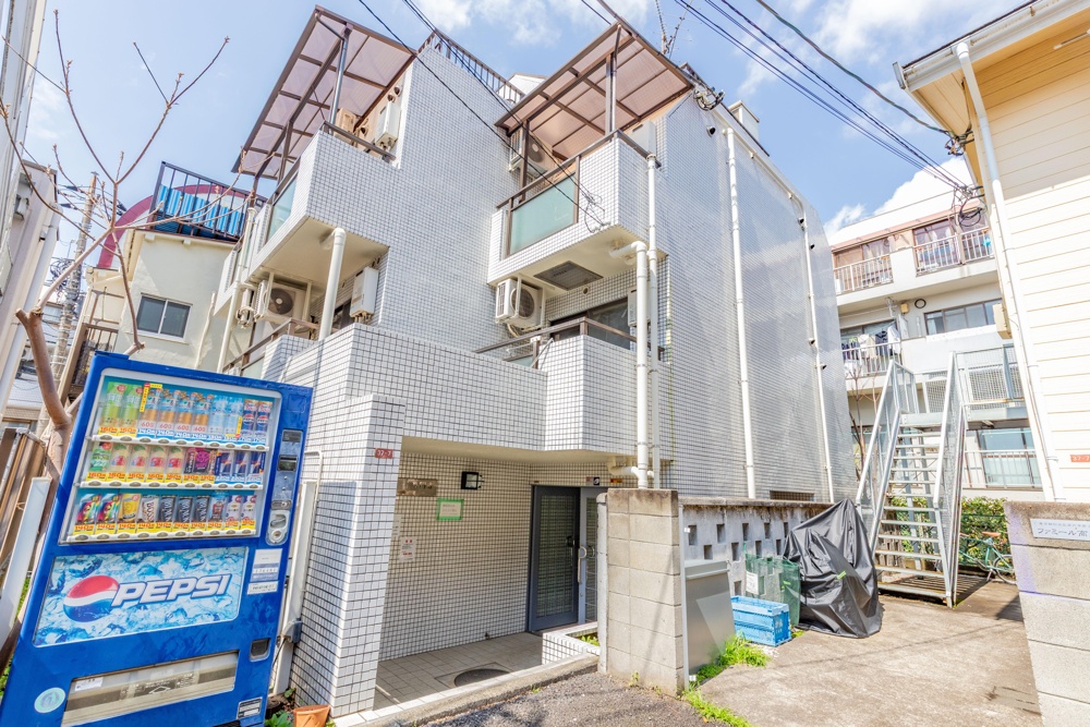 Classic Studio Condo in Koenjiminami 0