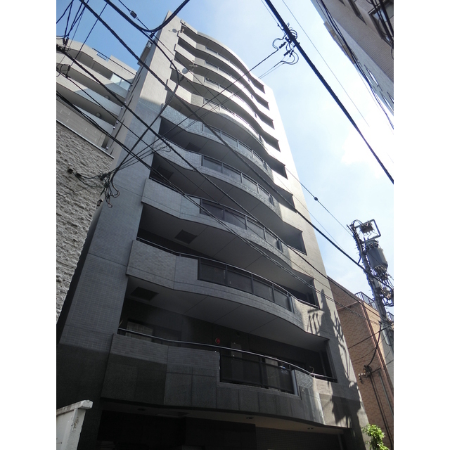 2-Bedroom Condo Near Station in Hiro 0