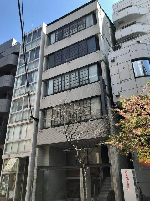 Vintage Property Near Station in Azabujuban 0