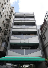 Well-Kept 2-Bedroom Property Near Station in Azabujuban 0