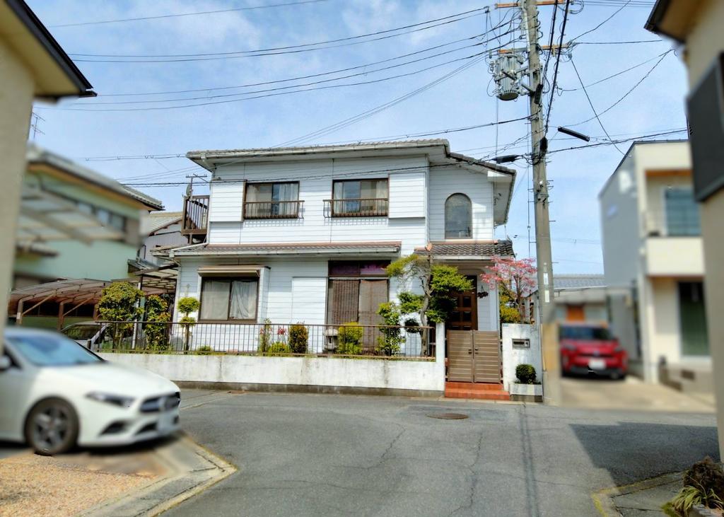 Classic 4-Bedroom House in Ichiriyama 0