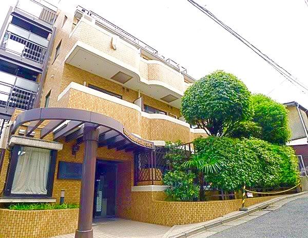 Well-Kept Studio Condo Near Station in Gotokuji 0