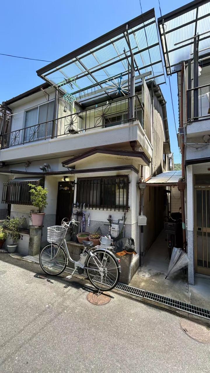 Well-Kept 4-Bedroom House in Hojo 0