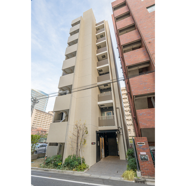 Modern 2-Bedroom Condo in Midori 0