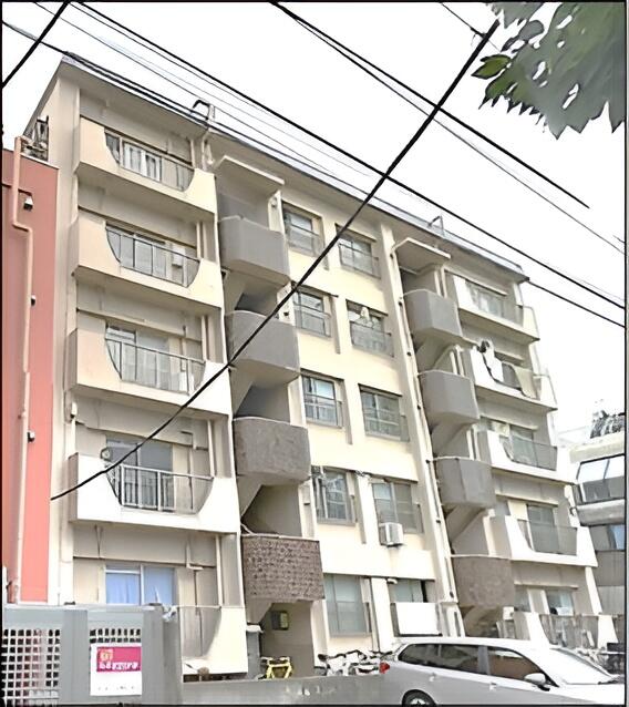 Well-Kept Studio Condo Near Station in Minaminagasaki 0