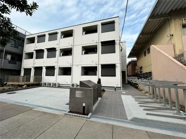 Brand New 2-Bedroom Condo Near Station in Gyotokuekimae 0