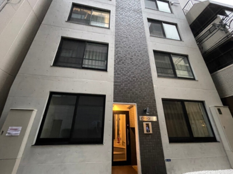 Modern 1-Bedroom Condo Near Station in Minato 0