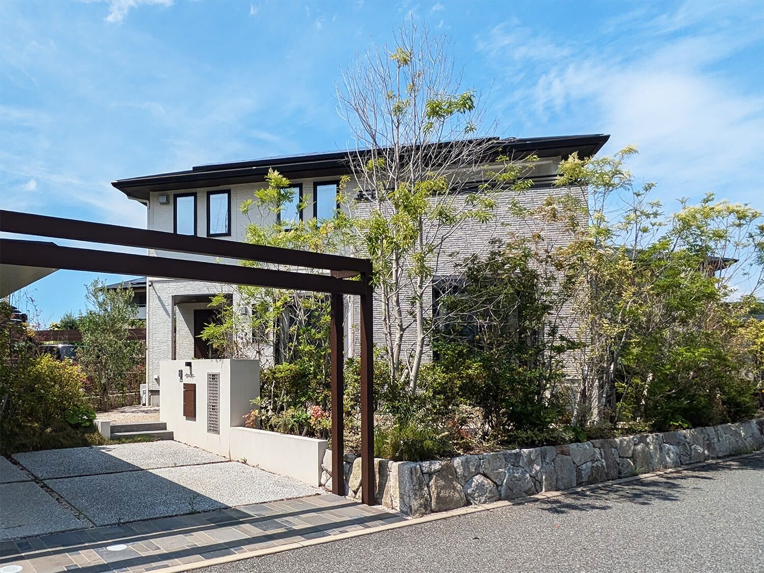 Modern 4-Bedroom House 0