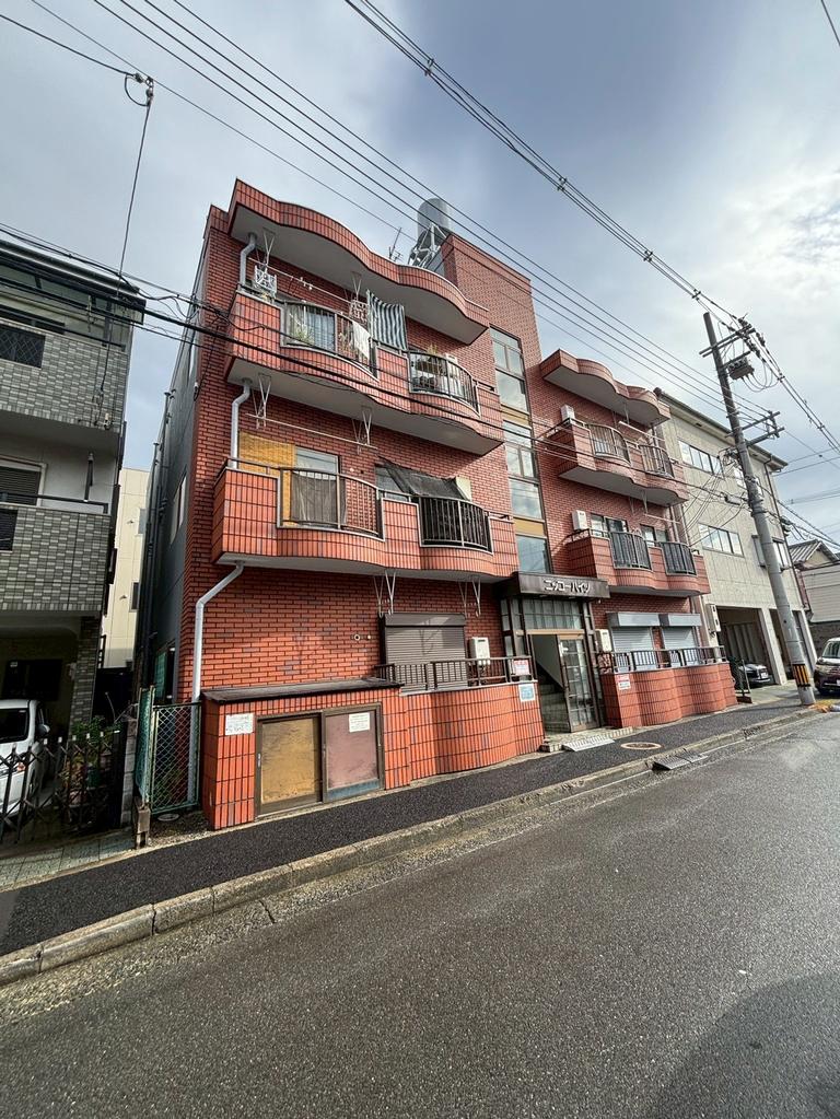Charming 2-Bedroom Condo in Shuntokucho 0