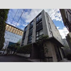 Modern 1-Bedroom Condo Near Station in Shimomeguro 0