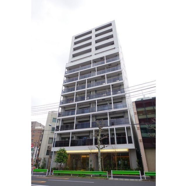 Modern 1-Bedroom Condo in Asakusabashi 0