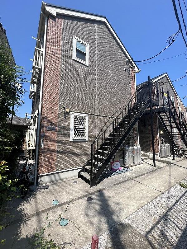 Modern Studio Condo in Kasumigaoka 0