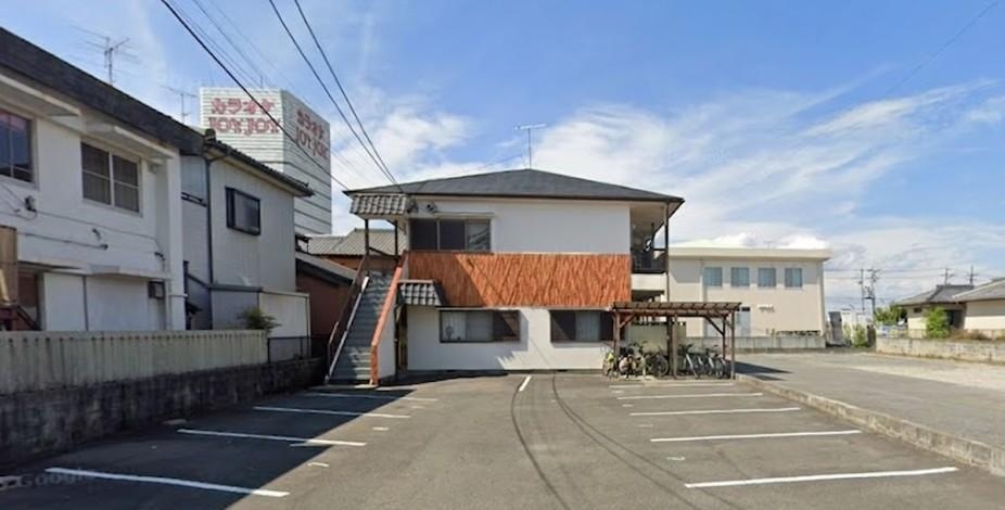 Vintage 3-Bedroom Property in Kusakabe kitamachi 0