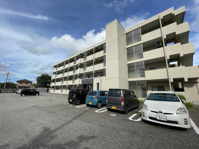 High-End Property Near Station in Oi 0