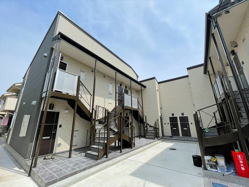 Modern Studio Condo in Nishiogiminami 0
