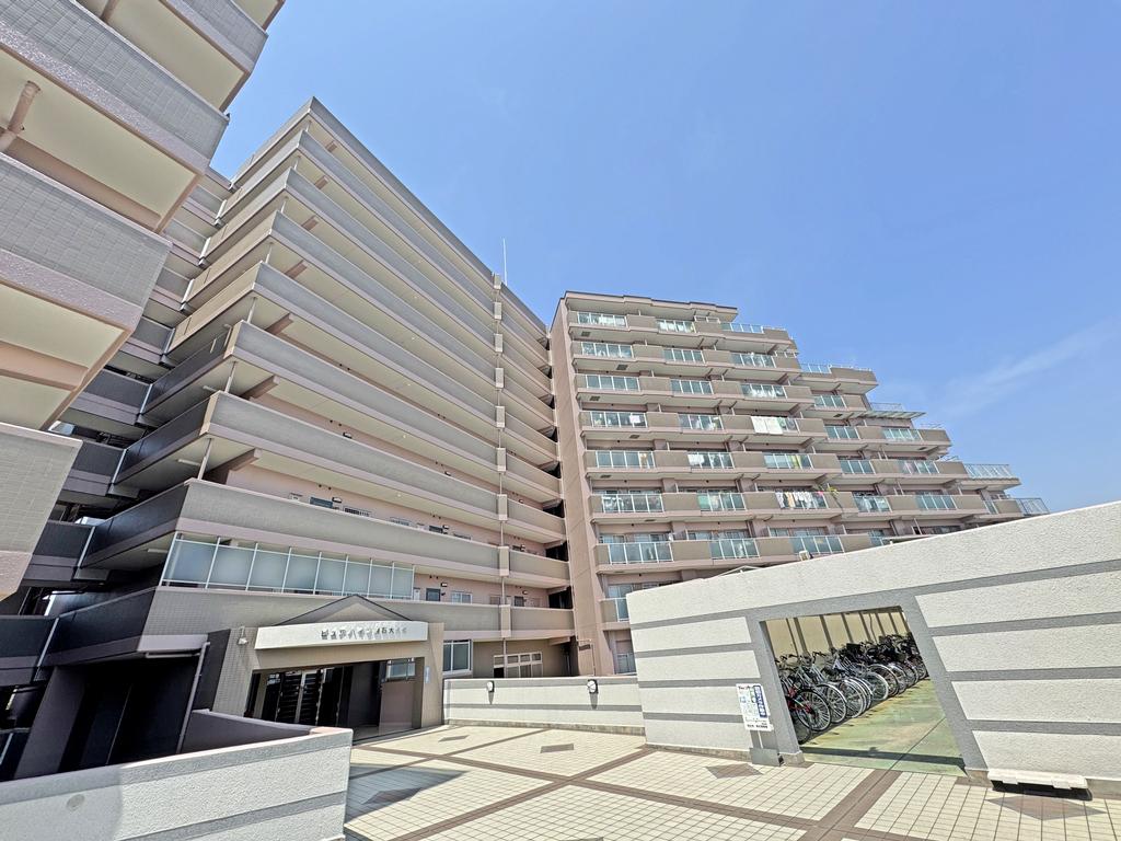 Brand New 2-Bedroom Condo in Futamicho nishifutamiekimae 0