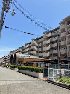 Classic 3-Bedroom Condo Near Station in Uozumicho kamoike 0