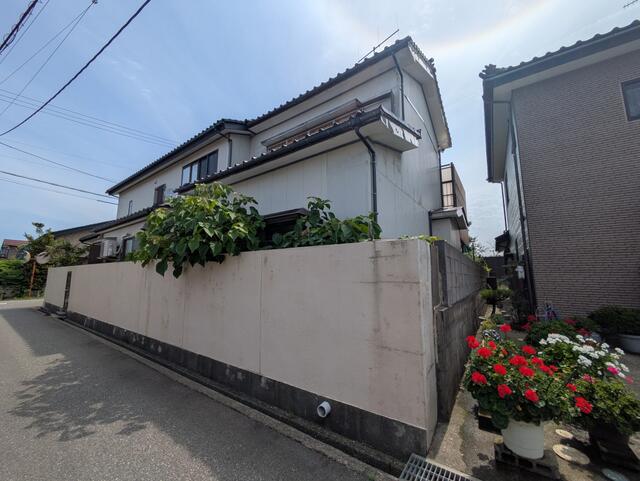 Classic 4-Bedroom House in Matsunami 0