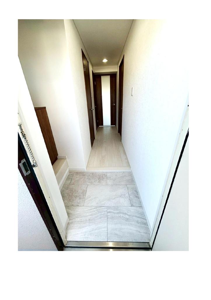 Classic 3-Bedroom Condo Near Station in Kujo 0