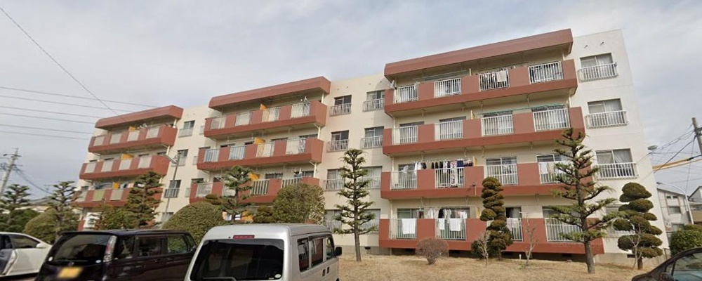 Classic 3-Bedroom Condo in Ishikishimmachi 0