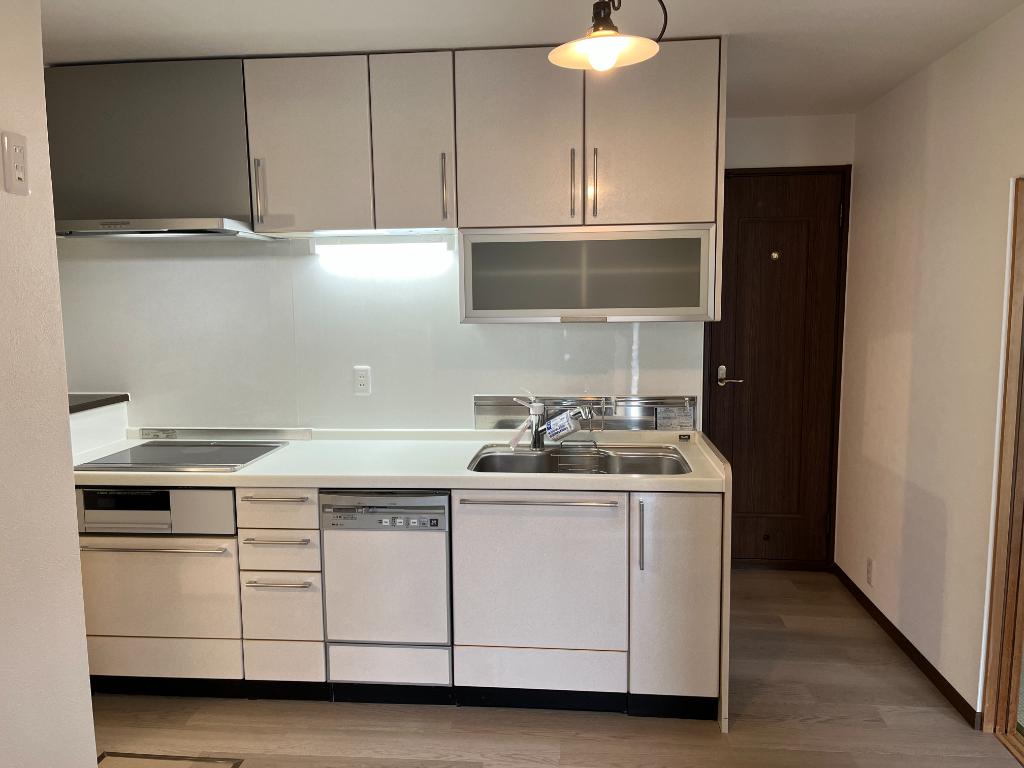 3-Bedroom House in Yasuda 0