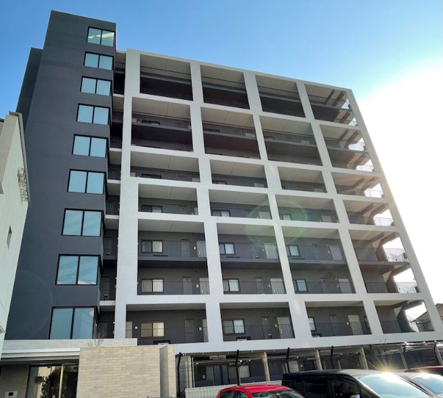 Modern 2-Bedroom Condo Near Station in Chuo 0