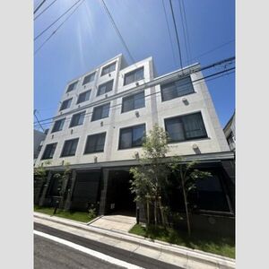 Modern Studio Condo in Wada 0