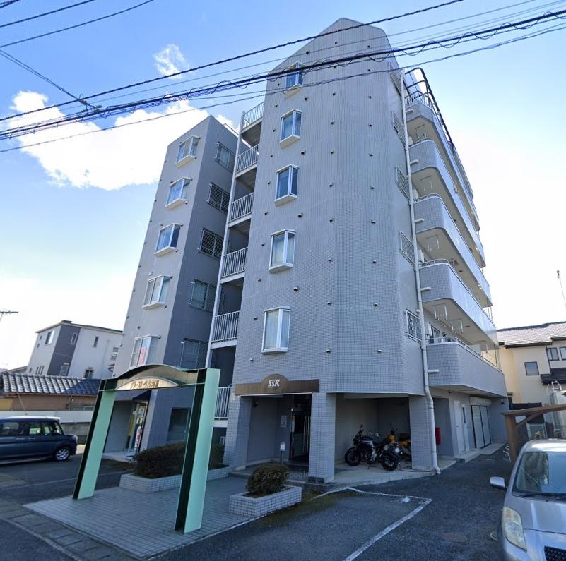 Charming 3-Bedroom Condo in Higashiushigaya 0