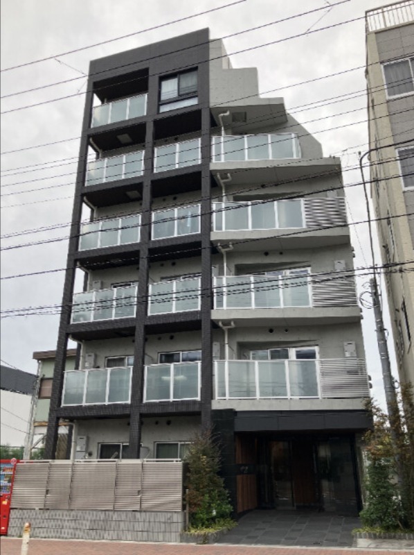 Modern 1-Bedroom Condo in Edagawa 0