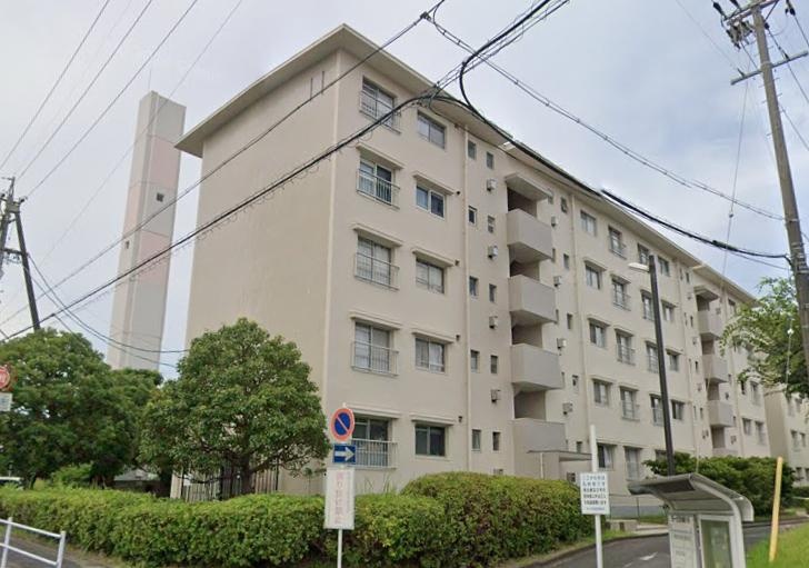Well-Kept 3-Bedroom Condo Near Station in Daimancho 0