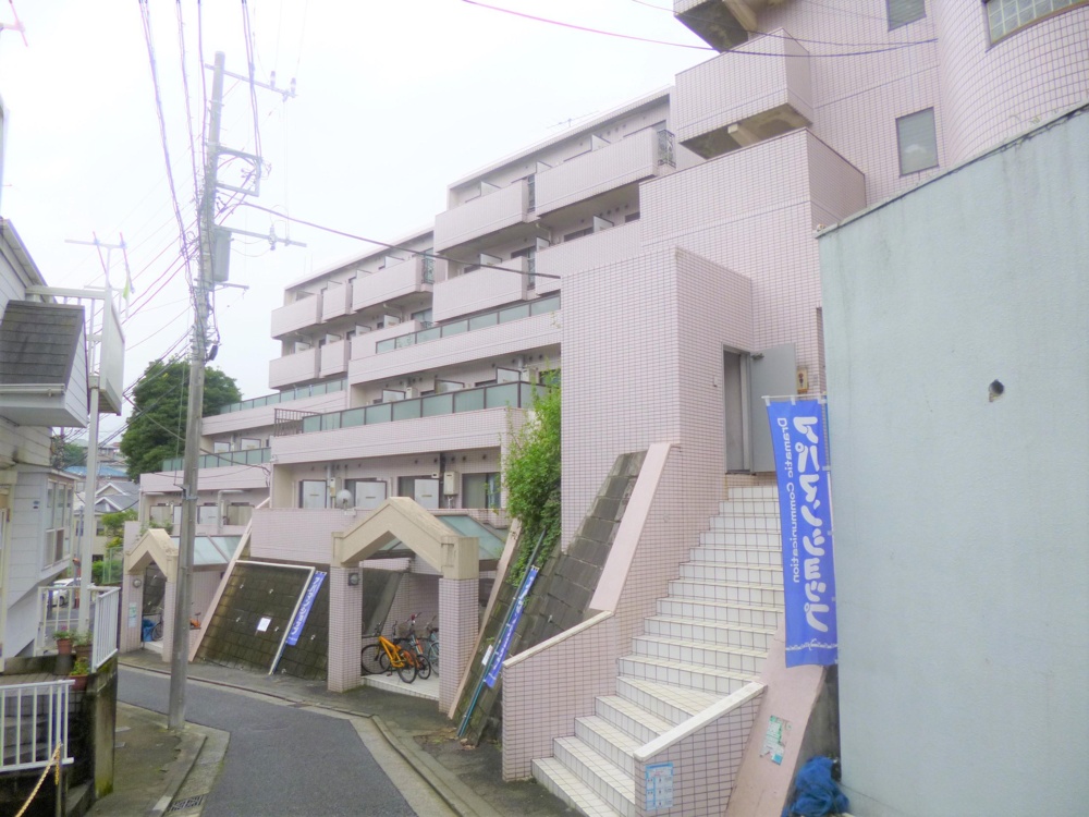 Well-Kept Studio Condo in Kasumigaoka 0