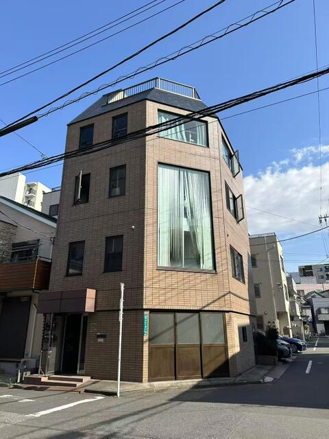Charming Property Near Station in Hirai 0
