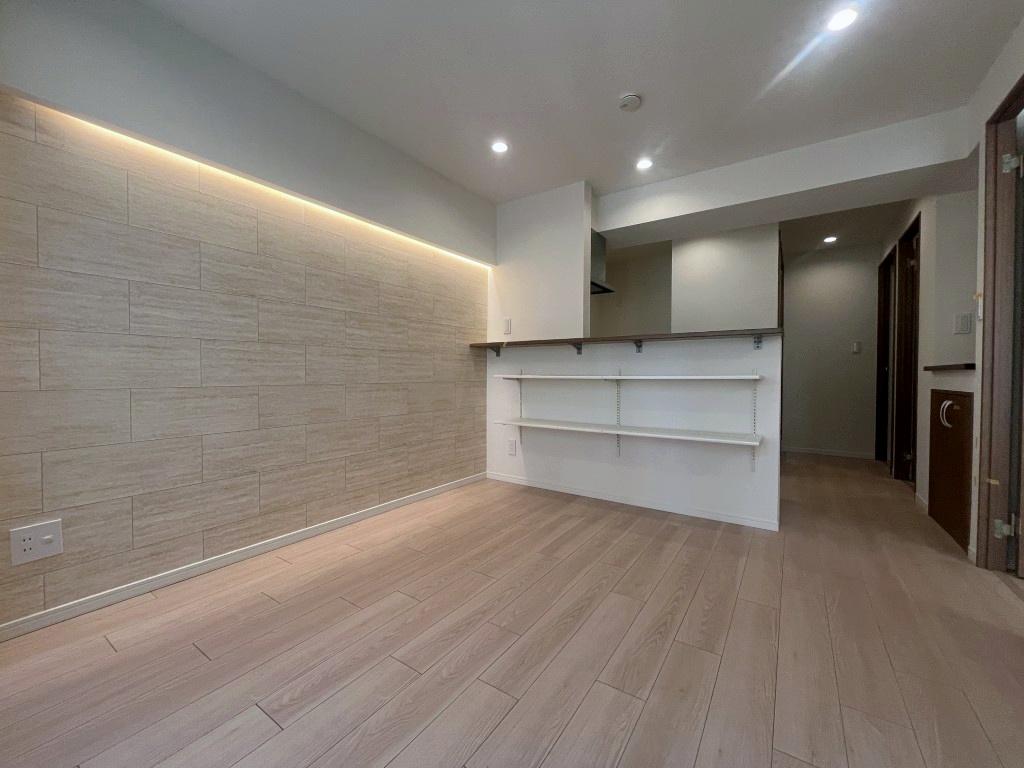 Vintage 1-Bedroom Condo in Kamiochiai 0