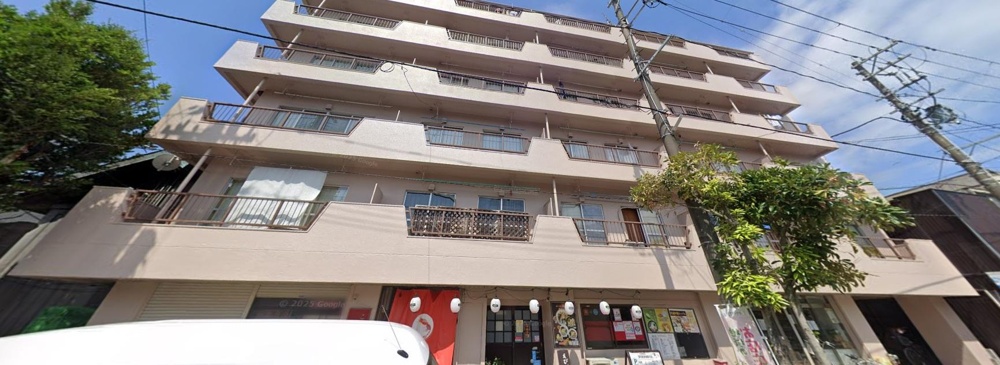 Classic 1-Bedroom Condo in Nishiumayajimacho 0