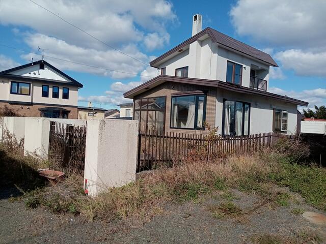 Charming 3-Bedroom House in Harutori 0