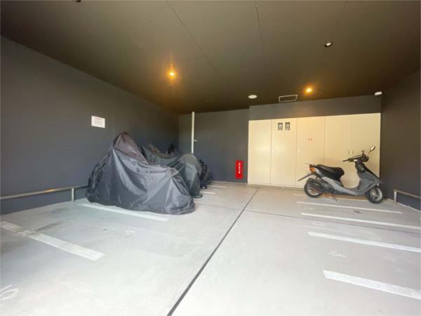 Thumbnail 8