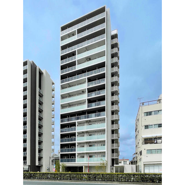 Modern 2-Bedroom Condo Near Station in Higashinakanobu 0