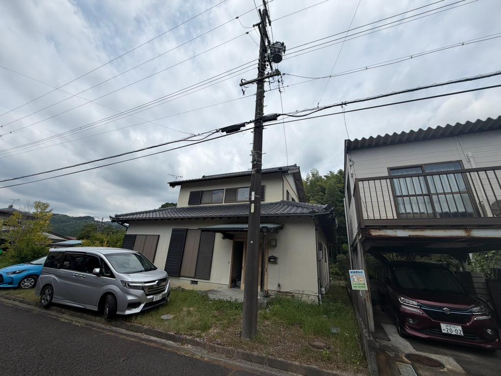 3-Bedroom House in Kitagata 0