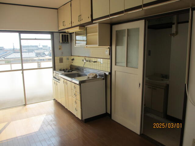 Charming 3-Bedroom Condo in Omachi 0